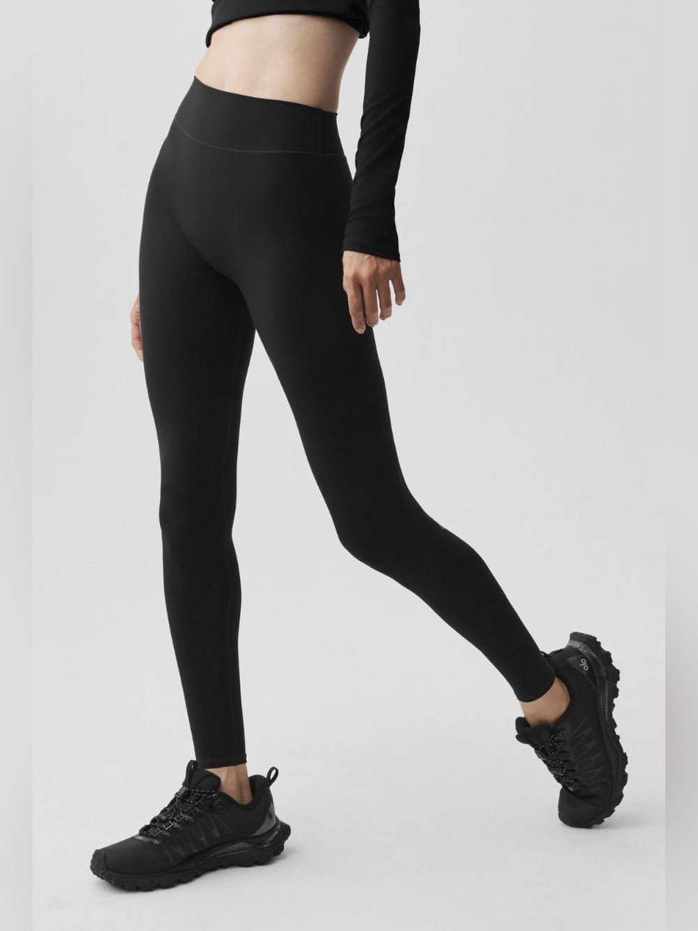 ALO Women's Black Solfsculpt Define Athletic Leggings. Size Medium